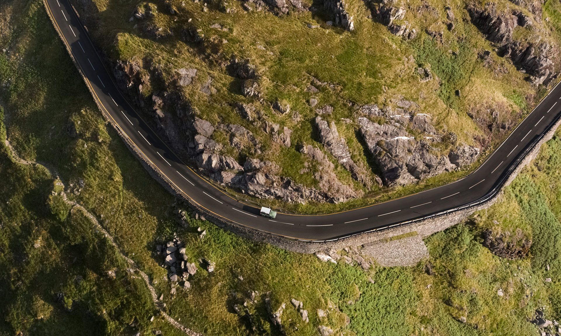 Drone image of load leading from Pen y Pass to Pen y Gwryd