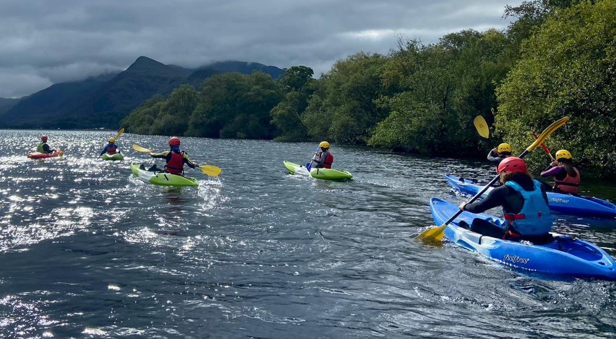 Ceidwaid Ifanc yn caiacio ar Lyn Padarn - Young Rangers kayaking on Llyn Padarn