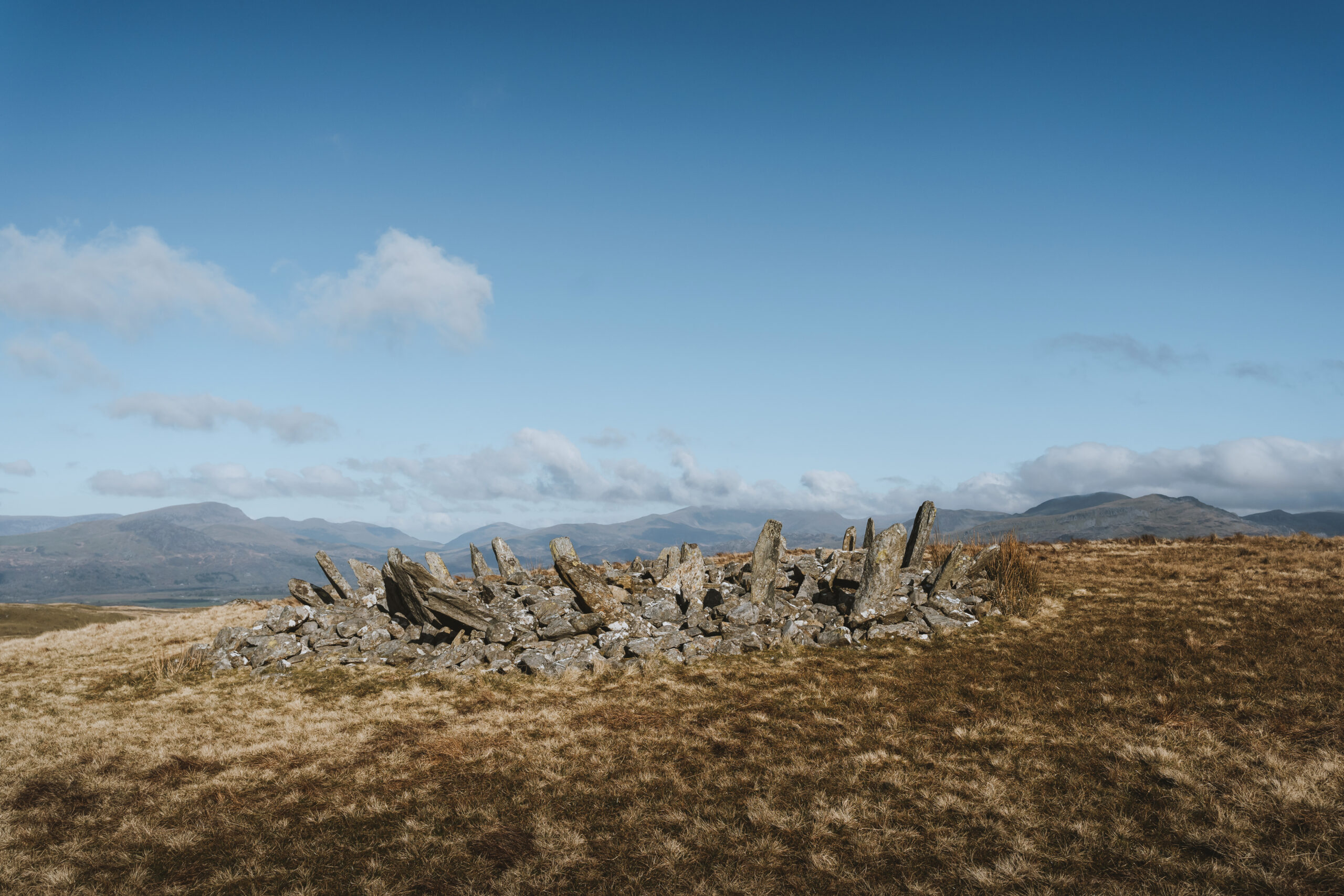 Bryn Cader Faner yn Nyffryn Ardudwy